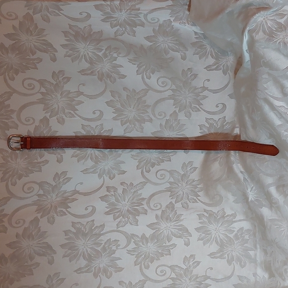 Gorgeous Tooled Leather Belt▪︎Antiqued Silver Buckle - Picture 9 of 14